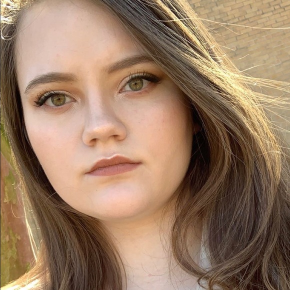 Meet your Posher, Leanna - Picture 4 of 6